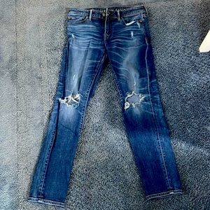 AE men’s distressed jeans